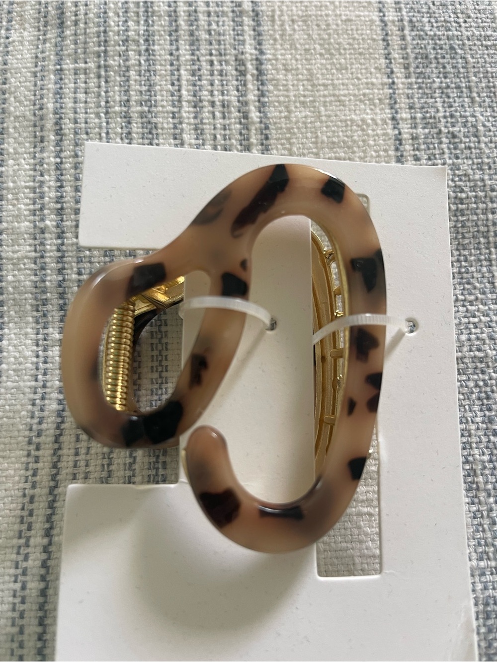 New Tortoiseshell Oval Hair Clip - Neutral Brown